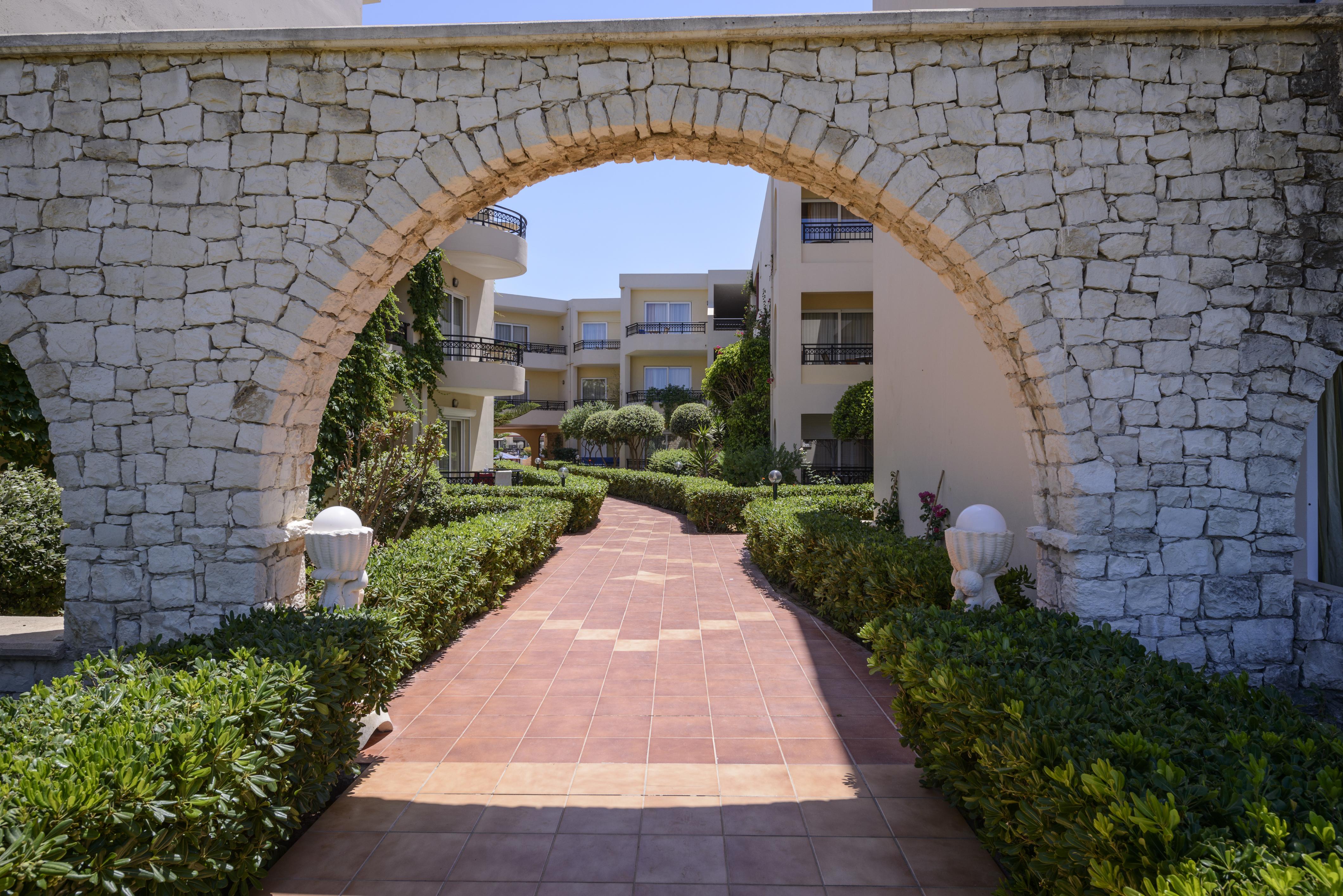 Vantaris Palace Paralia Kourna Exteriör bild
