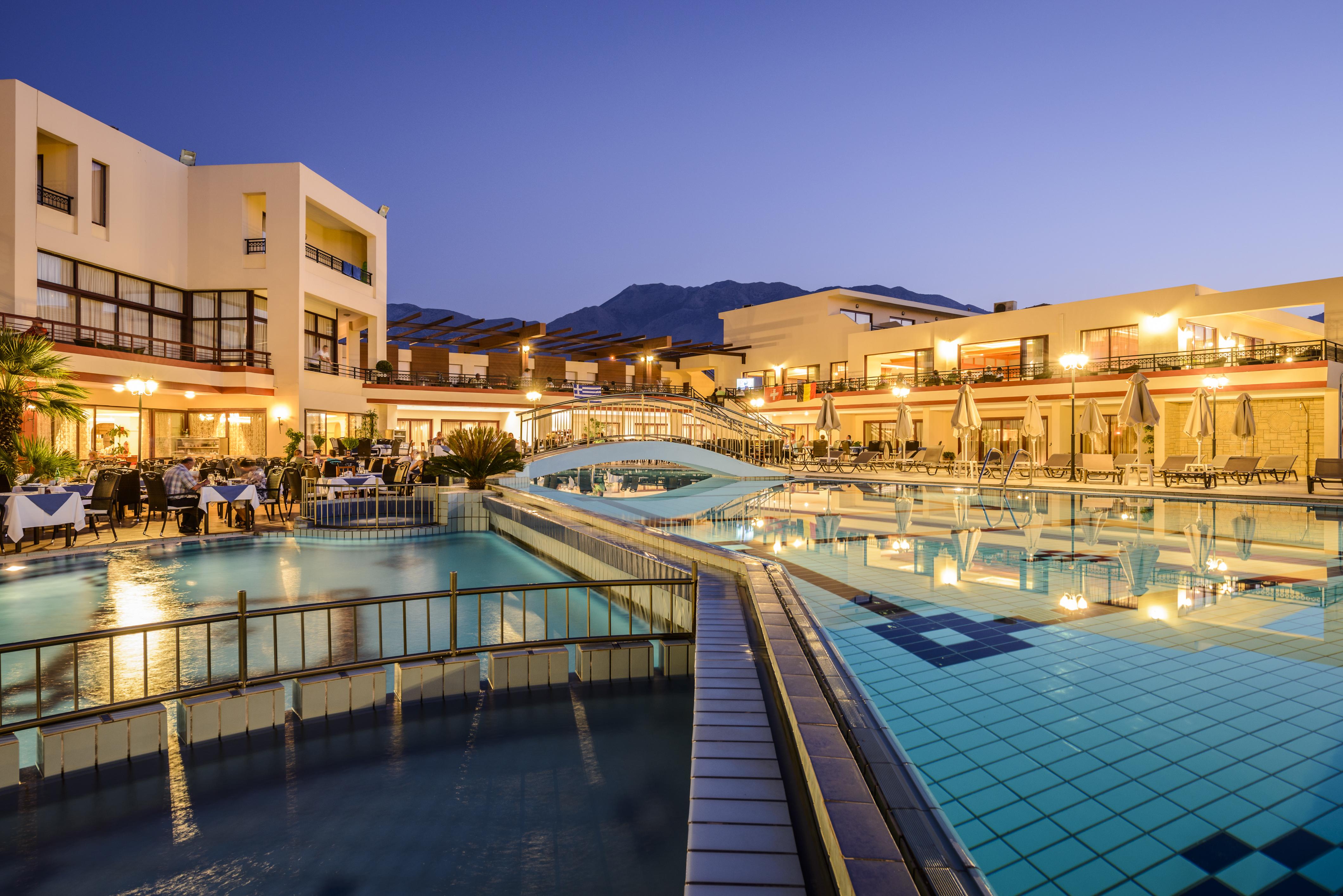 Vantaris Palace Paralia Kourna Exteriör bild
